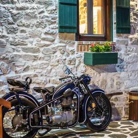 Πανσιόν Archontiko Theofanous