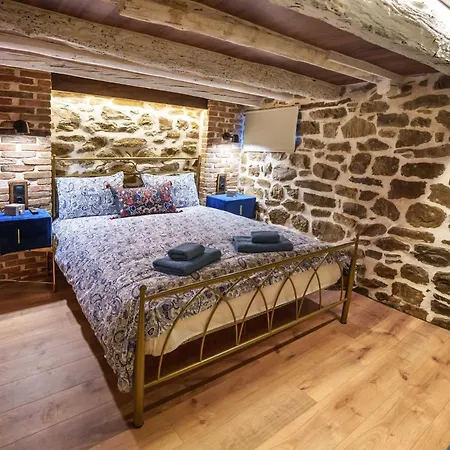 Πανσιόν Archontiko Theofanous