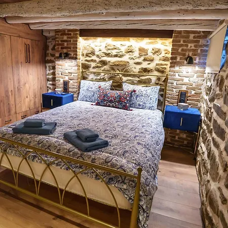 Archontiko Theofanous Πανσιόν Τρίκαλα