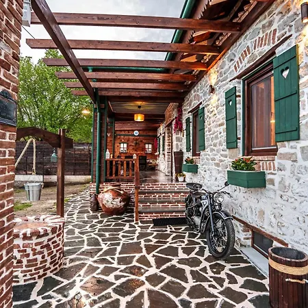 Πανσιόν Archontiko Theofanous Τρίκαλα